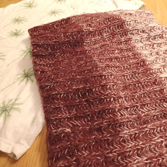 100% Acrylic Scarf - Picture 9 of 15